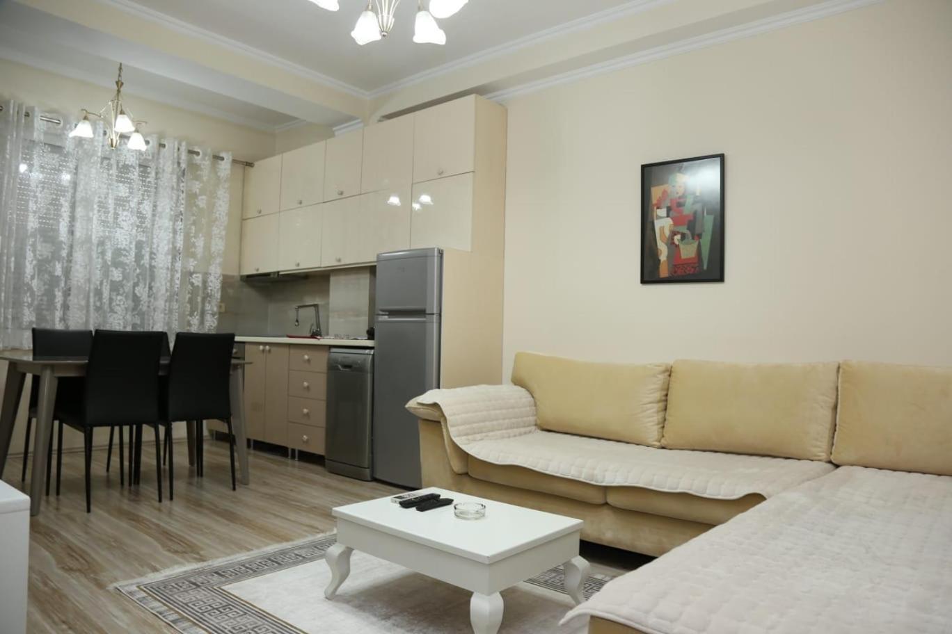 Ergi'S Host Apartment Tirana Zewnętrze zdjęcie
