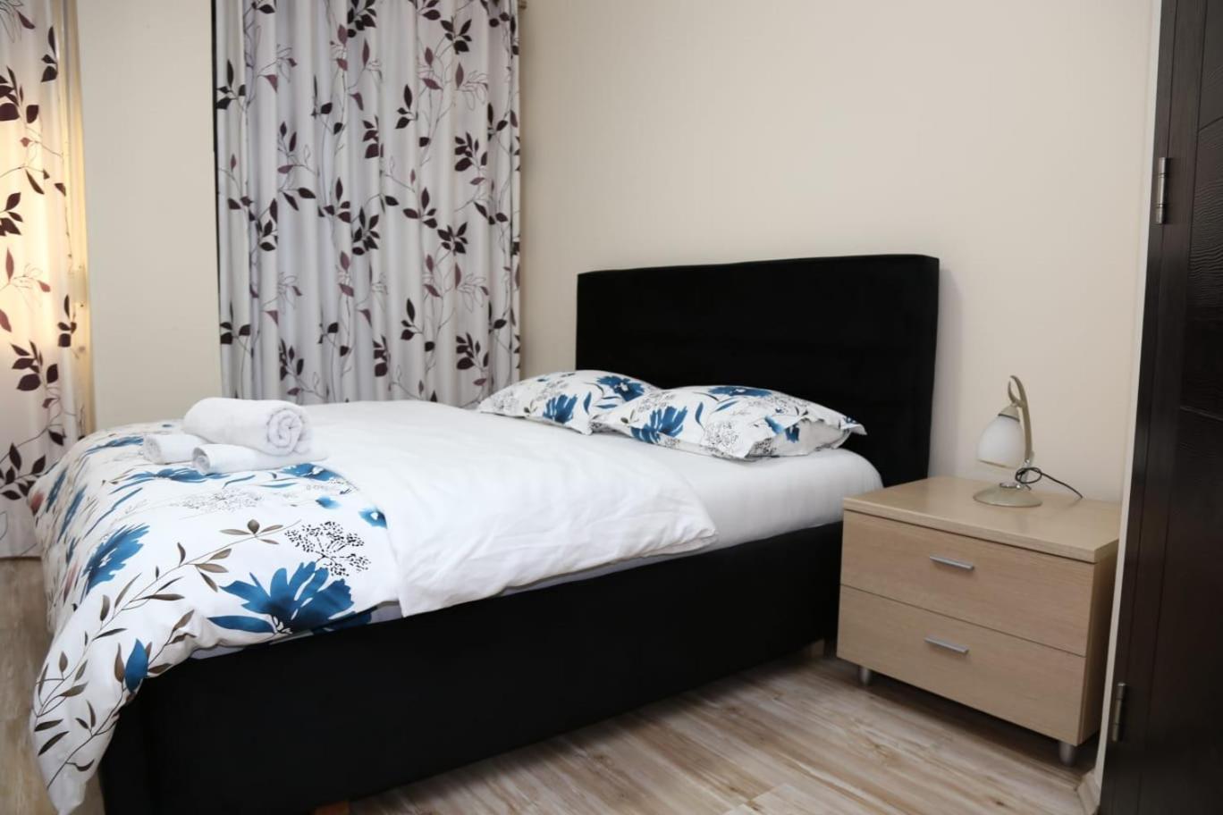 Ergi'S Host Apartment Tirana Zewnętrze zdjęcie