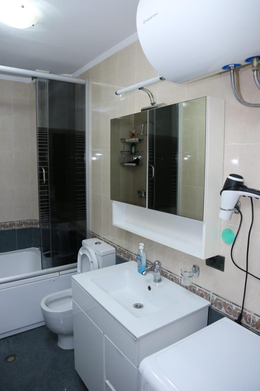 Ergi'S Host Apartment Tirana Zewnętrze zdjęcie