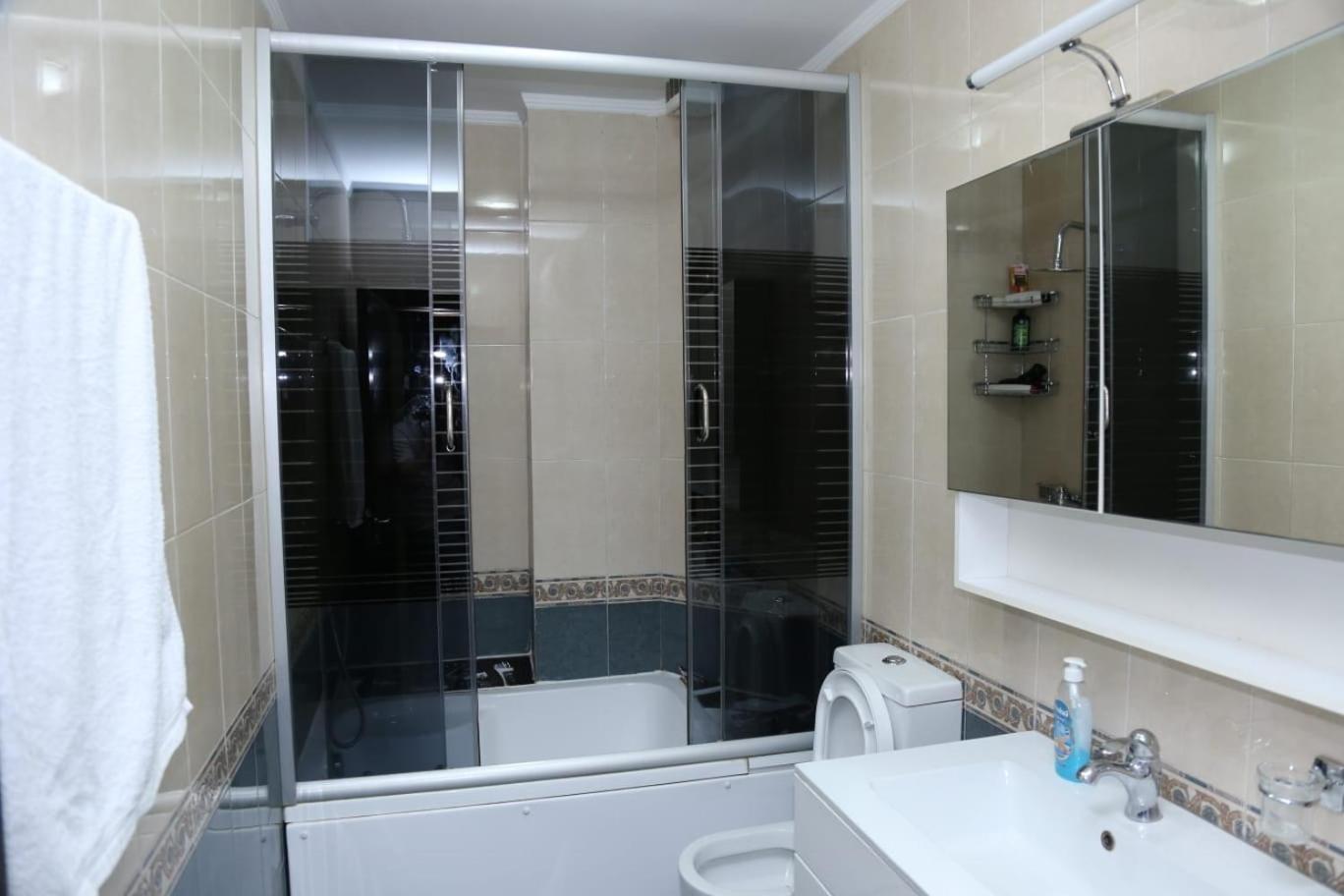 Ergi'S Host Apartment Tirana Zewnętrze zdjęcie